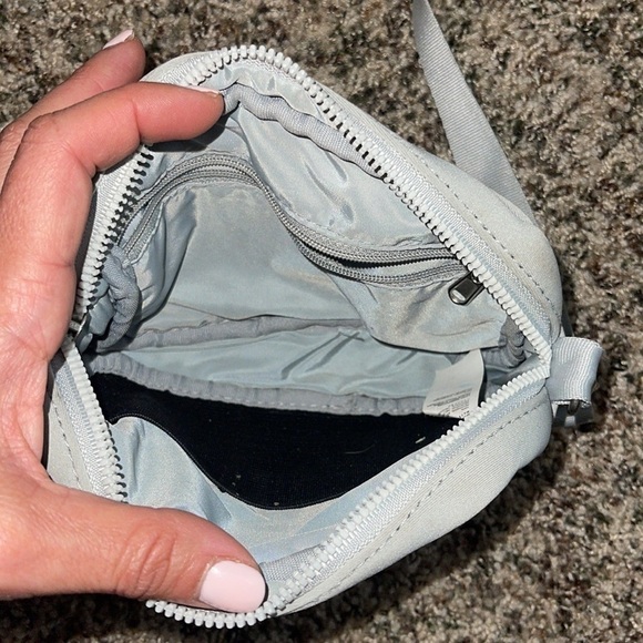 VOORAY Sidekick Crossbody Bag GRAY MOTO Women’s purse adjustable strap Neoprene - Picture 6 of 9